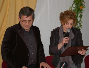 El mantenedor, Manuel Olano, con la presidenta del Club Popular