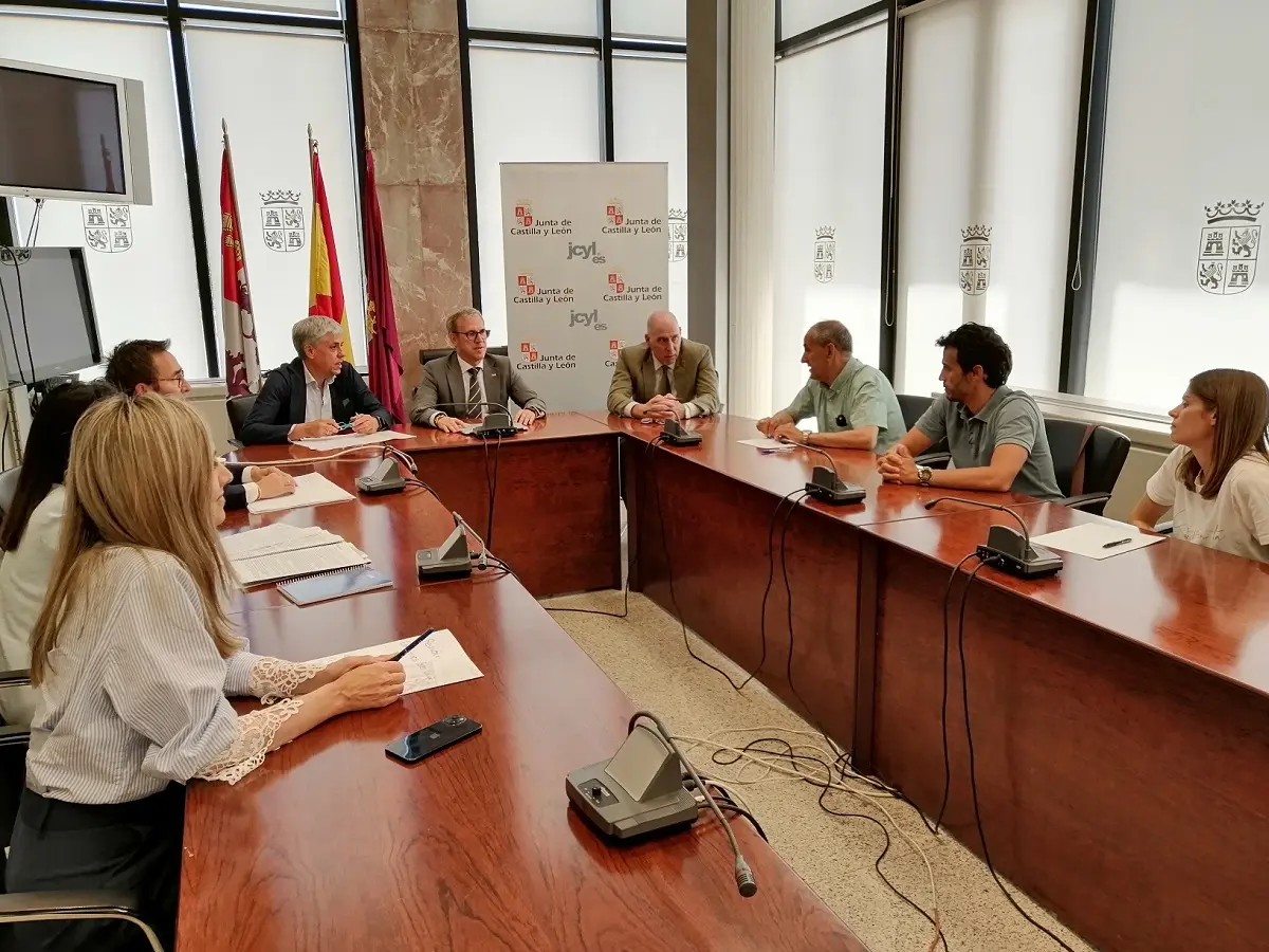 Embutidos Santa Cruz de Montes reunión Junta de Castilla y León