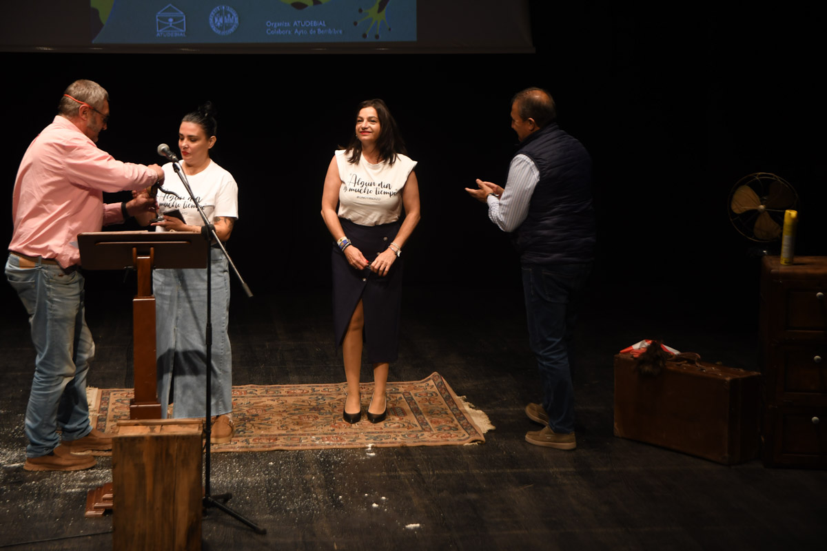 Oncobierzo recibe el premio Salamandra del Bierzo de Atudebial